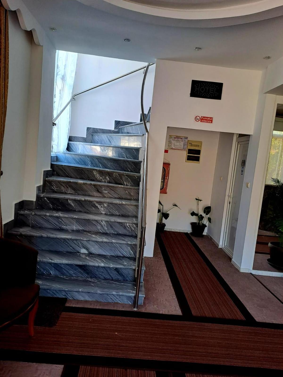 Hotel Mya Bistriţa Exteriör bild
